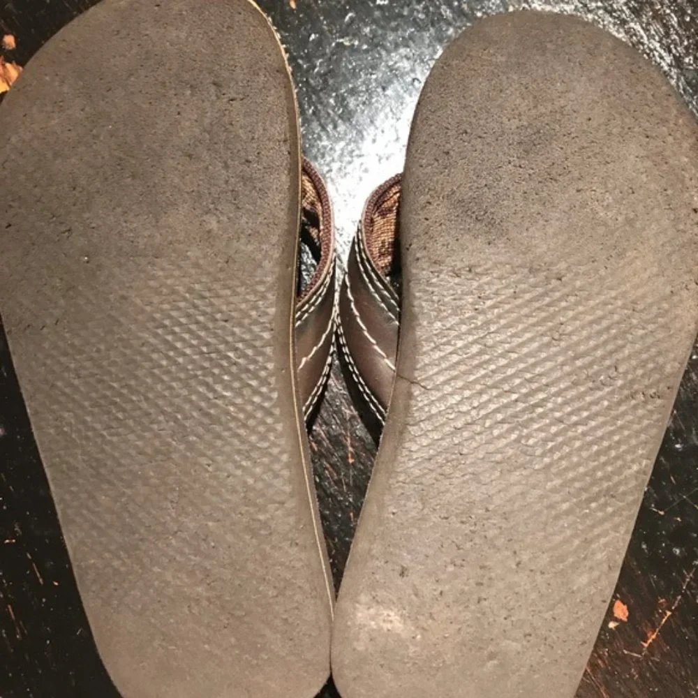 GBX Brown leather flip flop Sandals 6